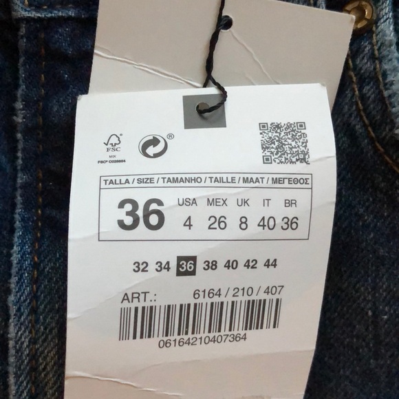 NEW!! Zara High Waisted Ripped Straight Leg Jeans - Picture 6 of 16